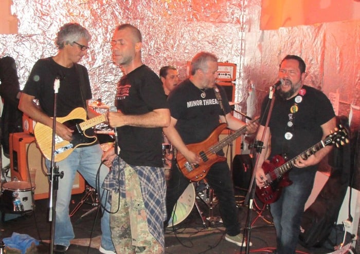 Kaos general: Y que sigan ladrando los perros 1 kaos general 1