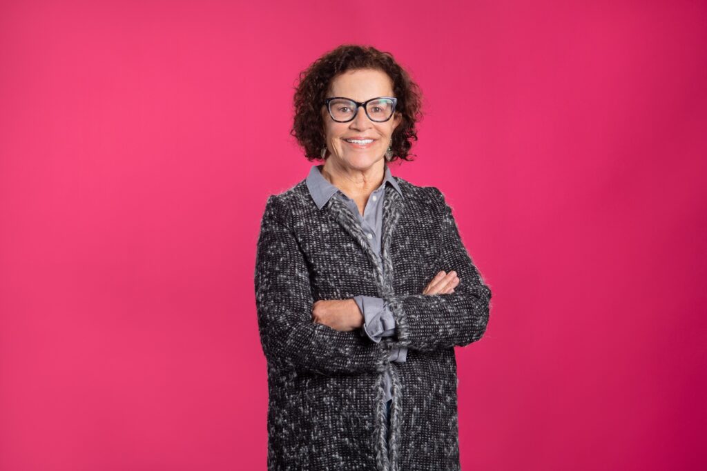 VI Encuentro de Escritoras Peruanas en el ICPNA 5 Teresina Munoz