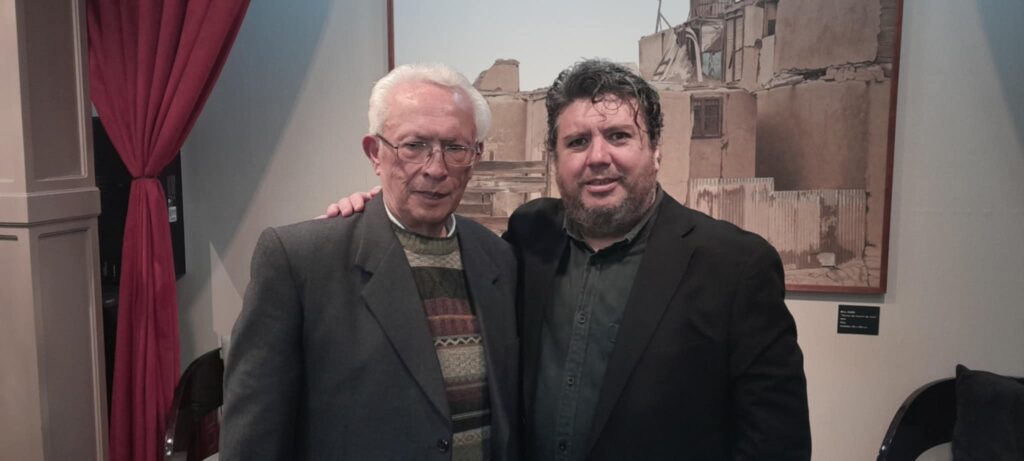 Cuerpo, cocina y territorio: una lectura decolonial de "El sabor amazónico" 2 Jorge Nájar y Paolo de Lima al finalizar la presentación del libro