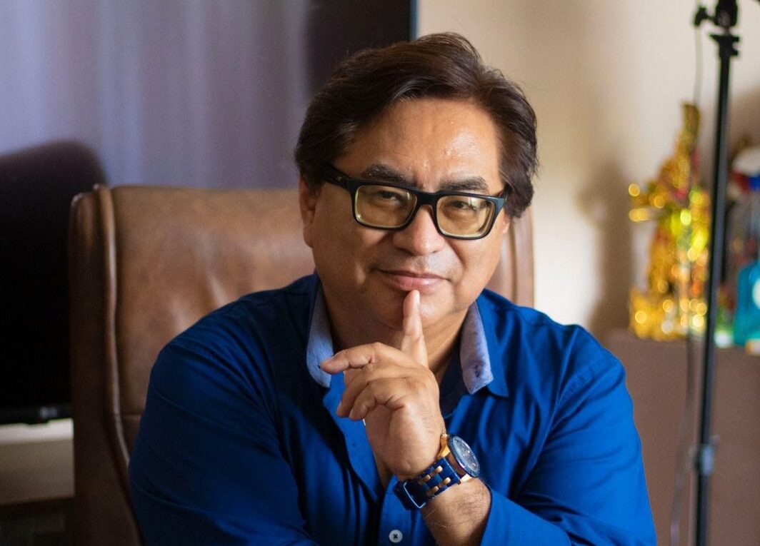 Anthony Choy: del misterio UFO a la poesía encendida 7 Anthony Choy