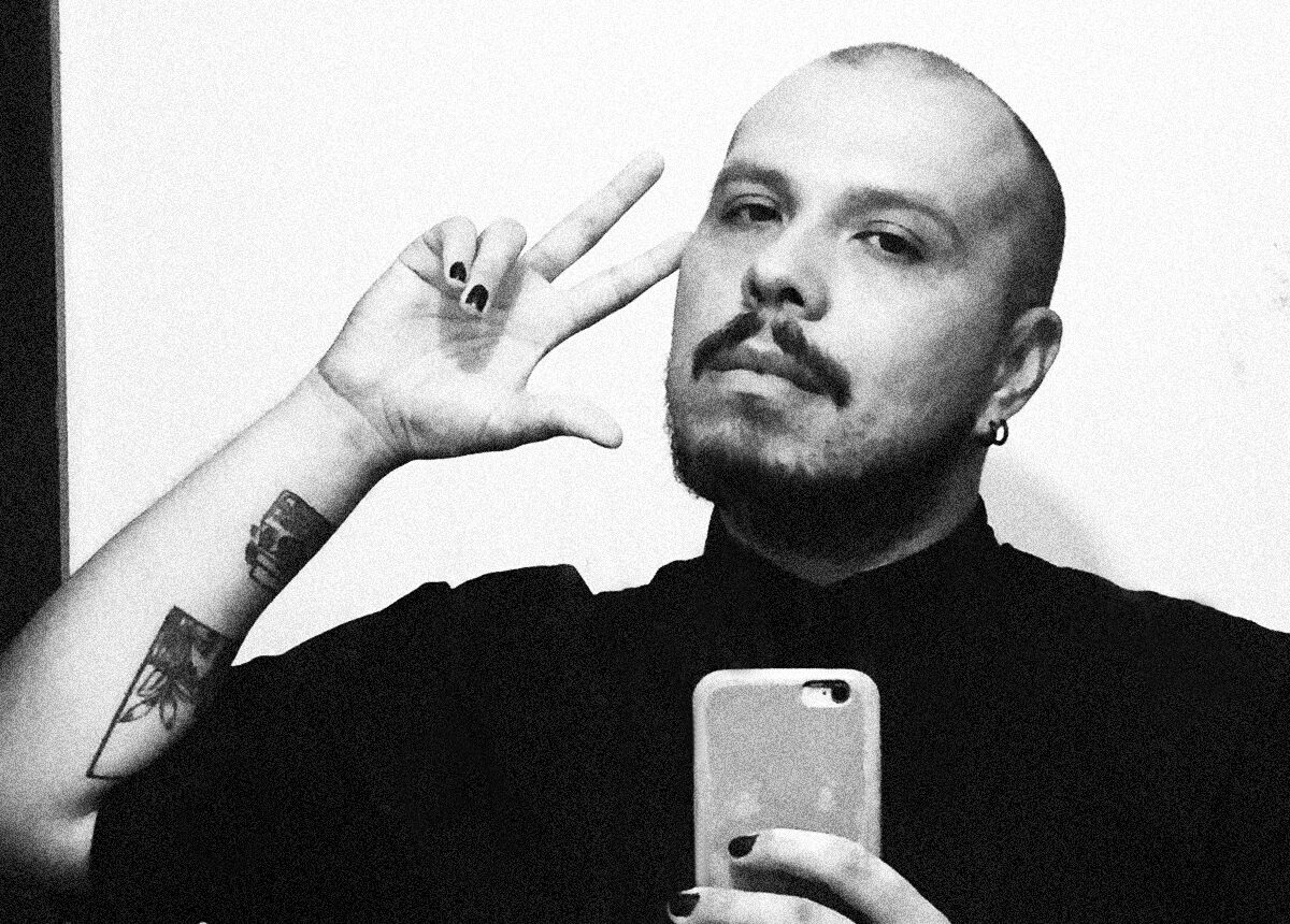 John Gómez: escribir poesía deseando a la muerte 2 John Gómez