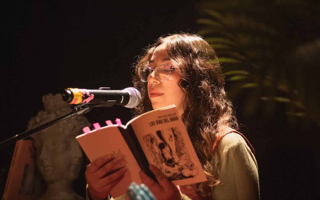 Rocío Vélez, una exploración argentina de poesía y naturaleza