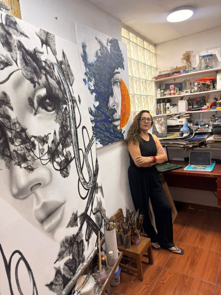 “La Mirada que Habita”, un viaje pictórico hacia lo invisible del rostro femenino 1 habita 1