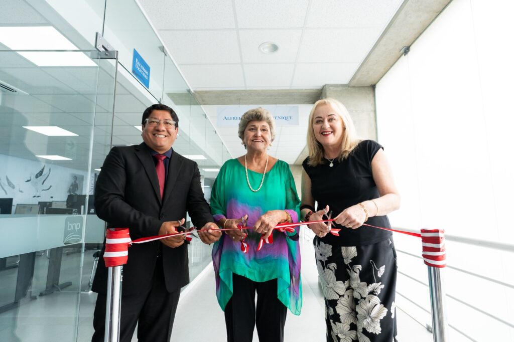 MINCUL inaugura sala de lectura “Alfredo Bryce Echenique” en la BNP 1 Alfredo Bryce